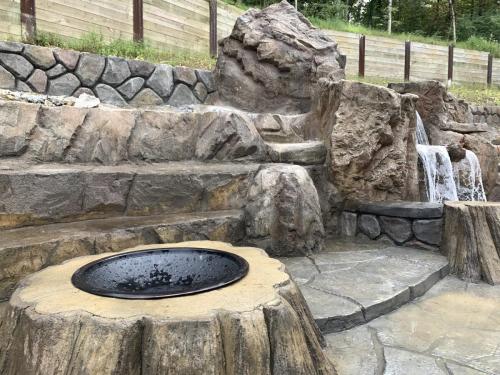 Tree-stump Firepit